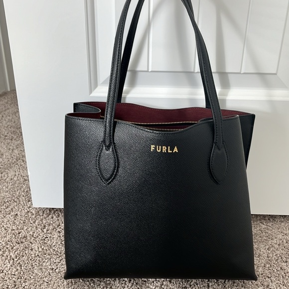 ★ FURLA ★ ERA M Tote 【完売前に!】多色 フルラ アウトレット トートバッグ エラ Mサイズ レディース